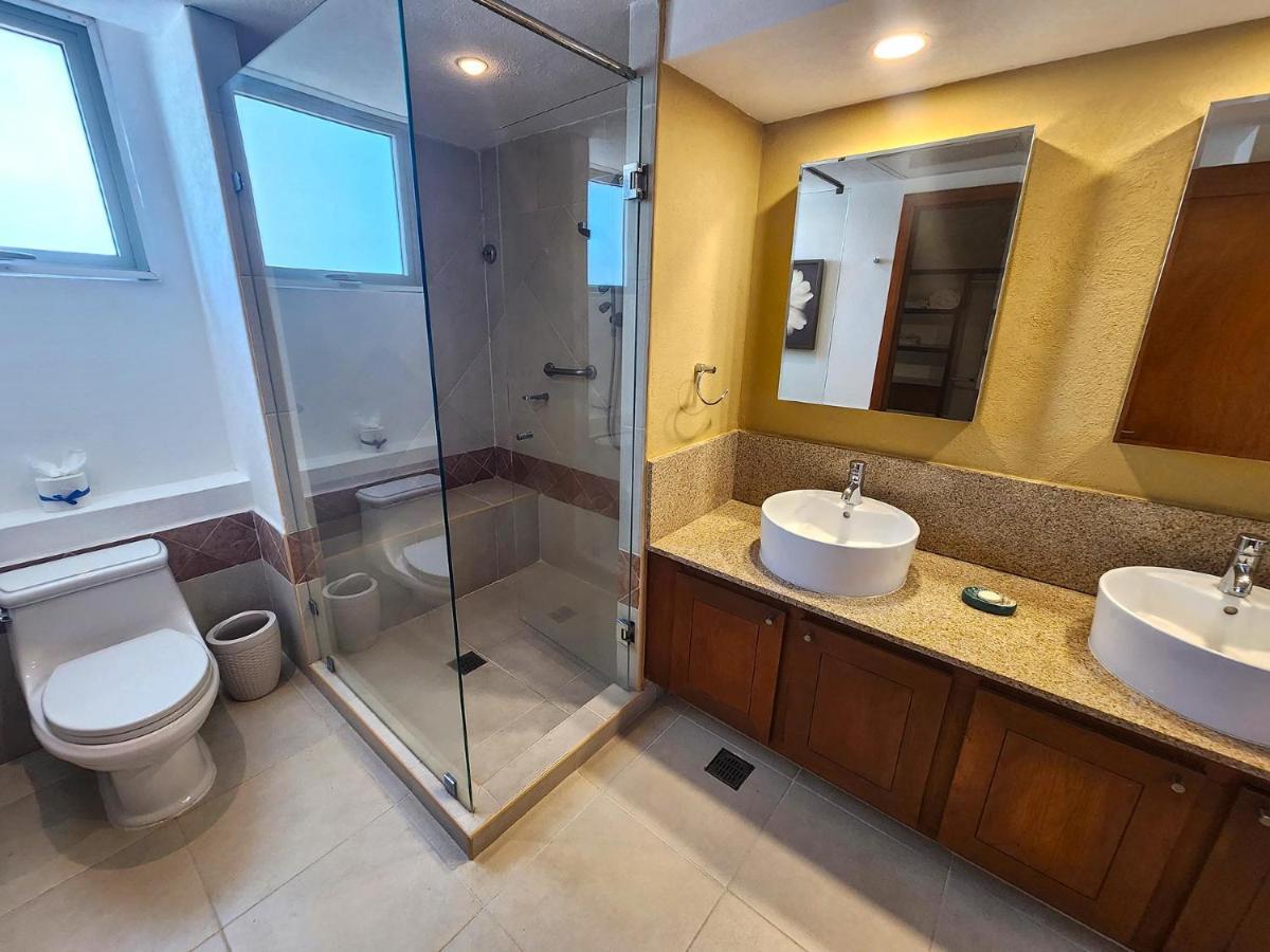 Amazing Views, Beachfront Grand Venetian Puerto Vallarta Exterior photo