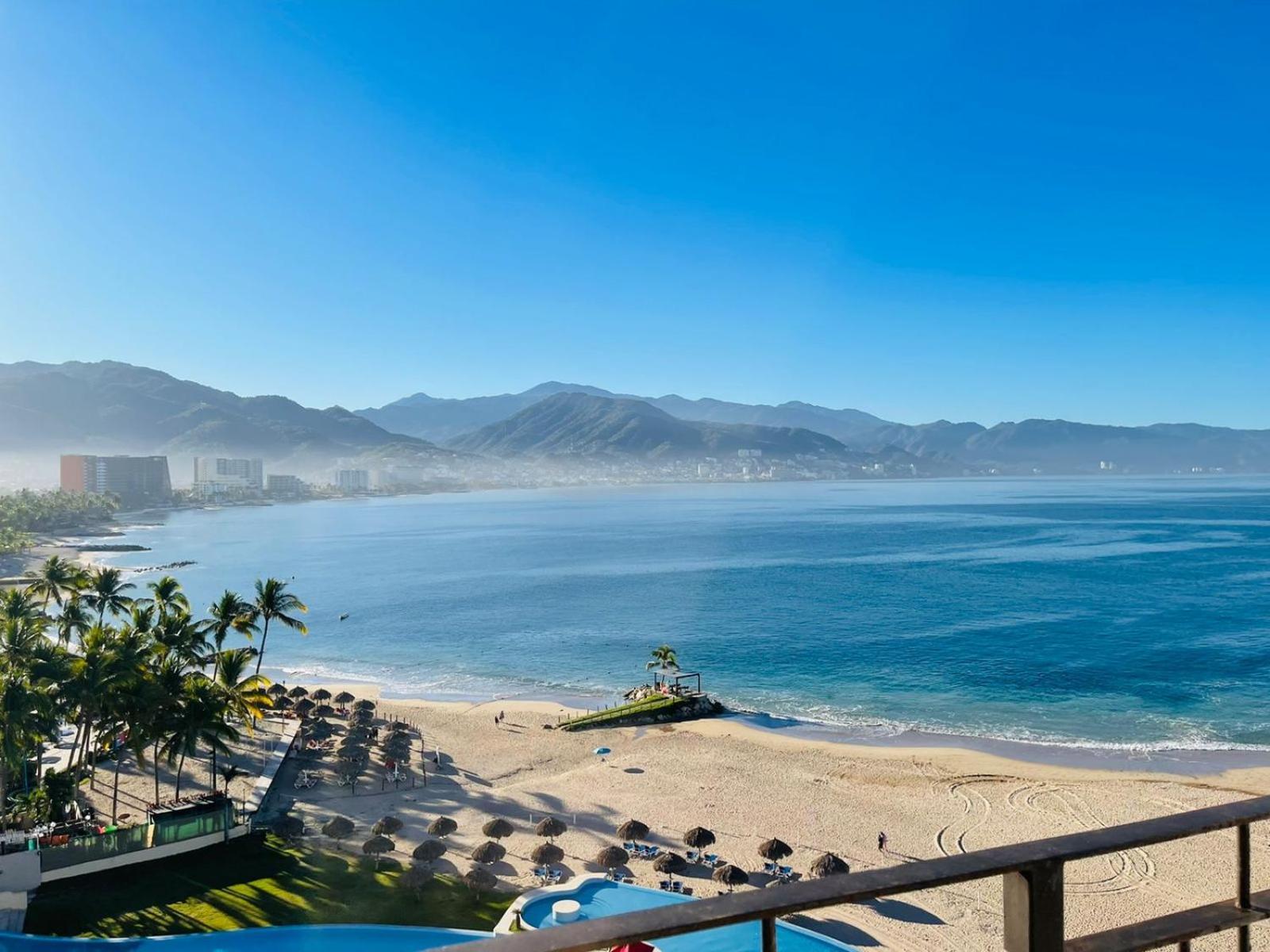 Amazing Views, Beachfront Grand Venetian Puerto Vallarta Exterior photo